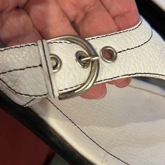 BASS white sandals with adjustable strap size 8 - Picture 11 of 11